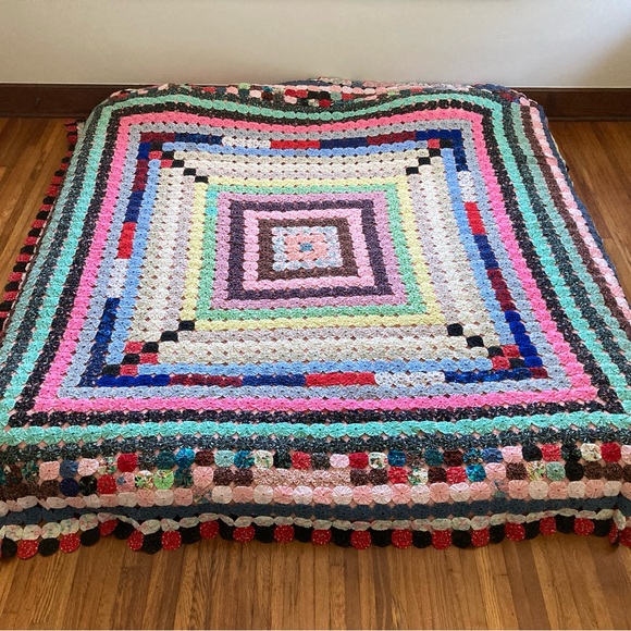 vintage hand stitched Yo-Yo quilt - Picture 2 of 8